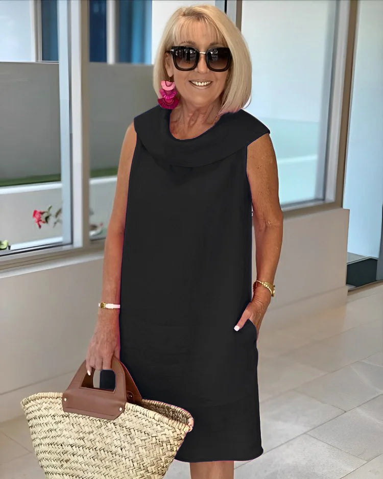 Ava – Sleeveless shift dress with round neckline